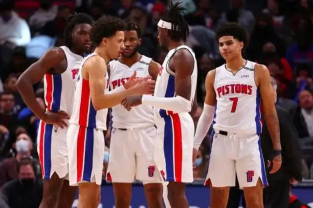 泰山主帅尘埃落定？山东资深记者曝重磅内幕，非韩鹏引发球迷复杂心情（泰山主帅人选将定？山东名记者曝猛料：并非韩鹏，球迷喜忧参半）