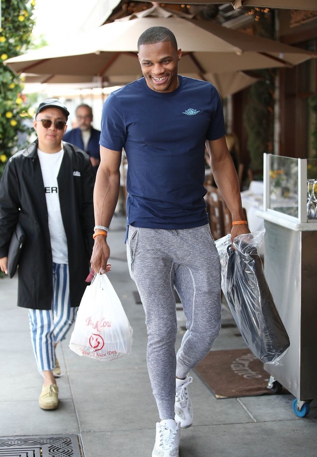 苏翊鸣雪飞天再夺冠（苏翊鸣再度飞天夺冠）