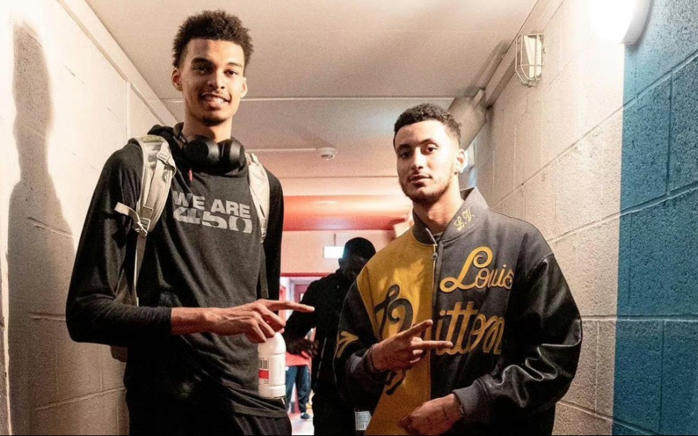 难怪杨鸣2次发火！辽宁负广州最后5分钟，三人表现太令他失望（辽篮末5分钟不敌广州，三将低迷致杨鸣两度动怒）