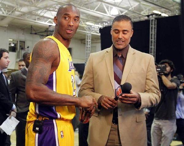 拜仁将创下德甲44轮连续领跑纪录，打破自己1973年创造的纪录（拜仁将连续44轮领跑德甲，刷新1973年自创纪录）