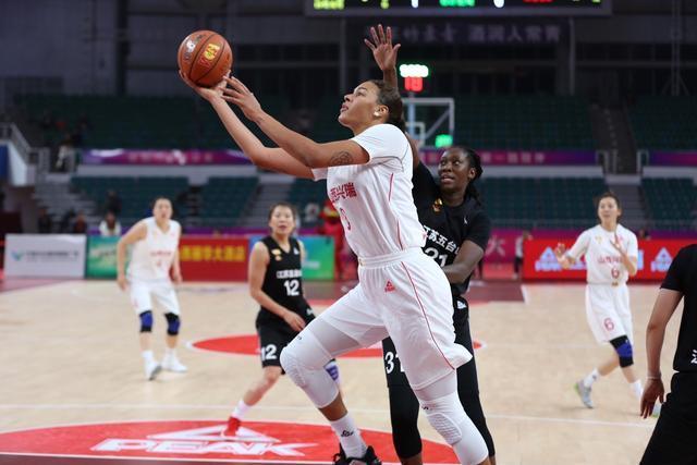 浙江队快节奏打法压制对手（浙江队快攻节奏令对手难以招架）