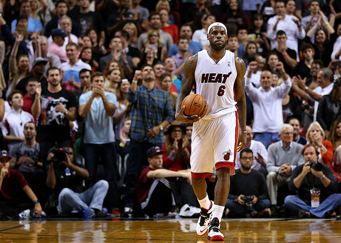 67岁意大利人神了：率罗马坐稳意甲榜首宝座,又率罗马胜欧联领头羊（67岁意大利名帅太猛：率罗马稳坐意甲榜首，又力克欧联领头羊）