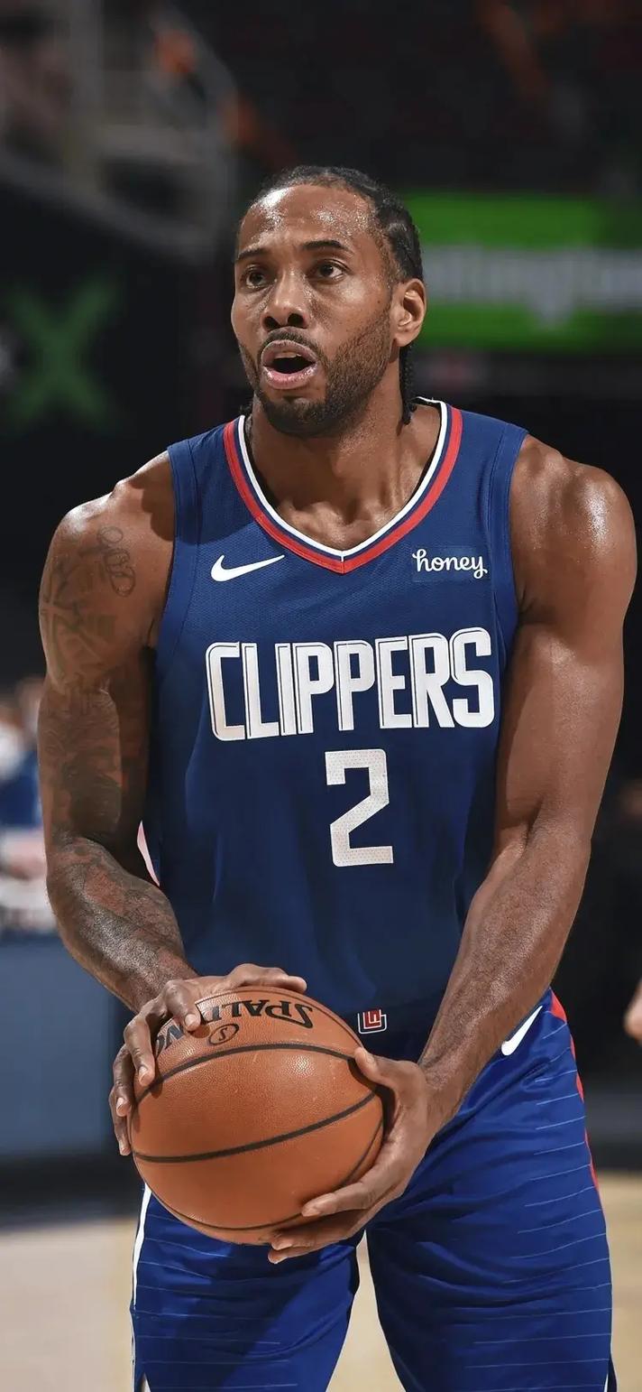 巴萨对阵贝蒂斯大名单：德容、费尔明回归，奥尔莫缺阵（巴萨战贝蒂斯名单出炉：德容、费尔明复出，奥尔莫缺席）